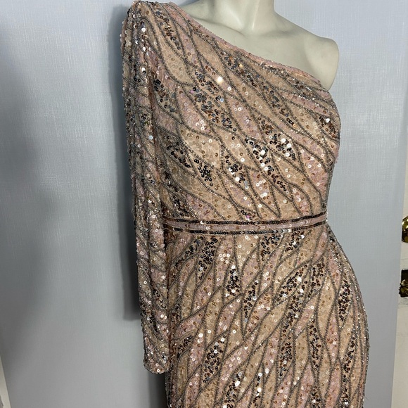 Mac Duggal EMBELLISHED ONE SLEEVE GOWN W/ SEQUIN BELT 8 / 14 - Picture 2 of 12